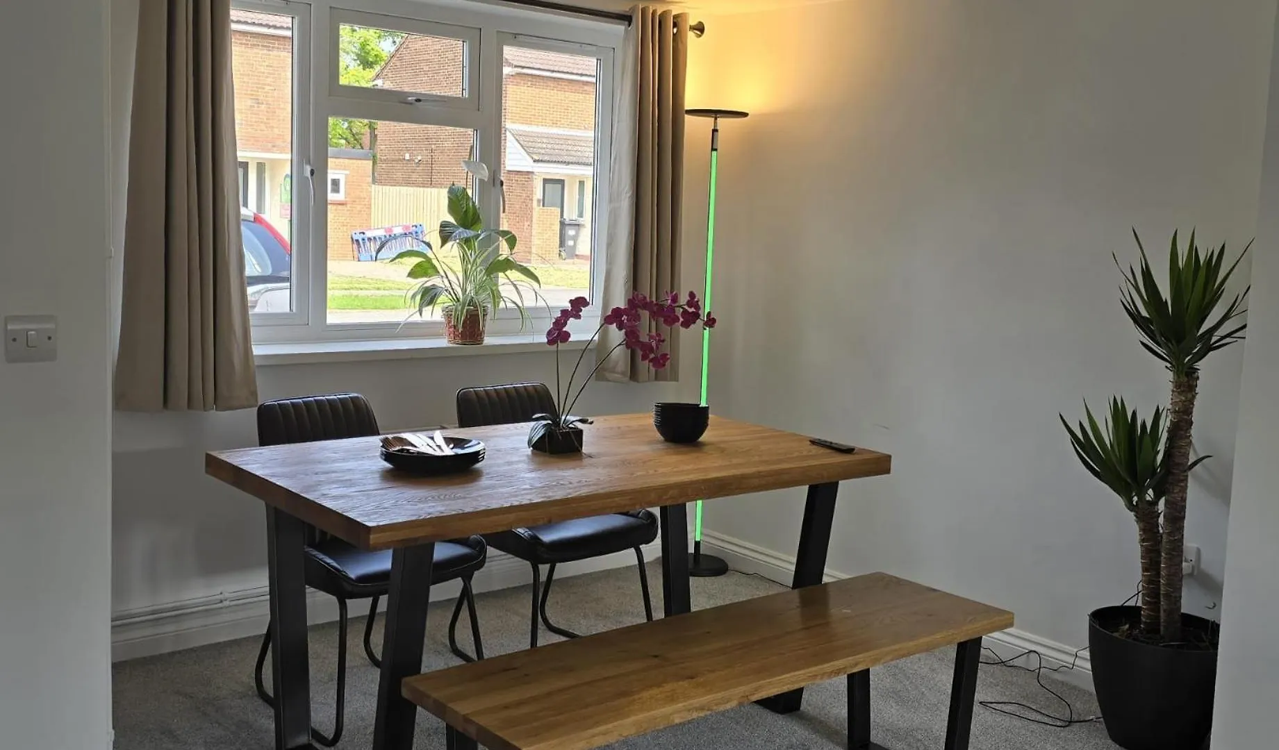 Heathrow, Hounslow, Beautiful Modern Home Cranford 0*,